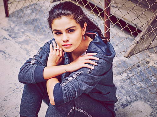 Selena-Gomez-Adidas-NEO-1