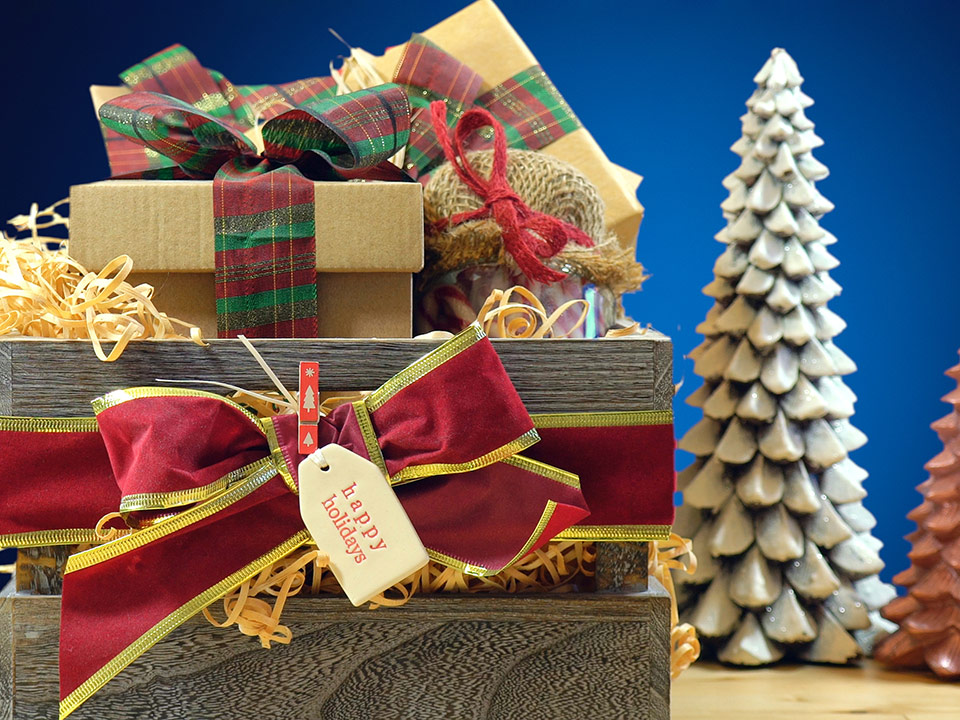 How To Pick The Right Christmas Hampers For Dad Naludamagazine Com