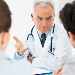 naluda-doctor-talking-patient