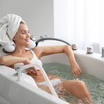 naluda-woman-relaxing-bath